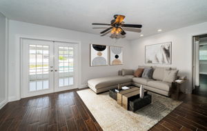 Family Room1-vs