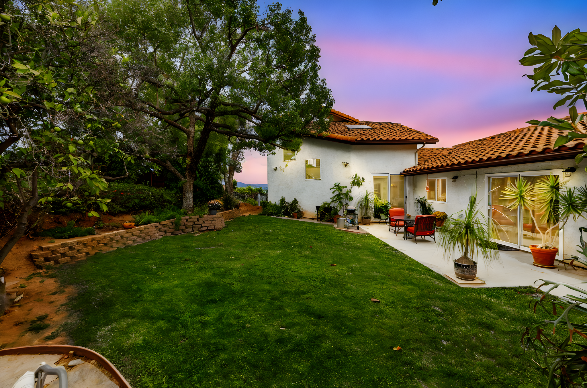 1402 Rimrock Dr et-25 day to dusk.jpeg