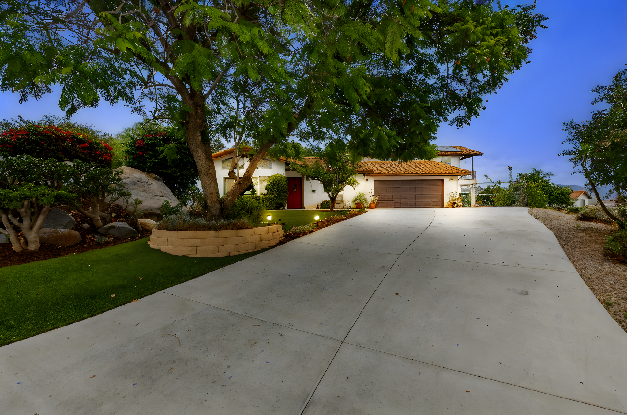 1402 Rimrock Dr et-8 day to dusk.jpeg