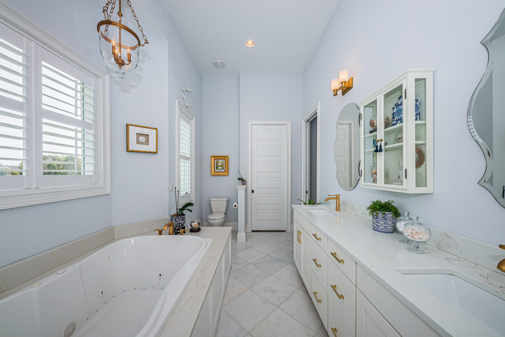 Master Bathroom1d