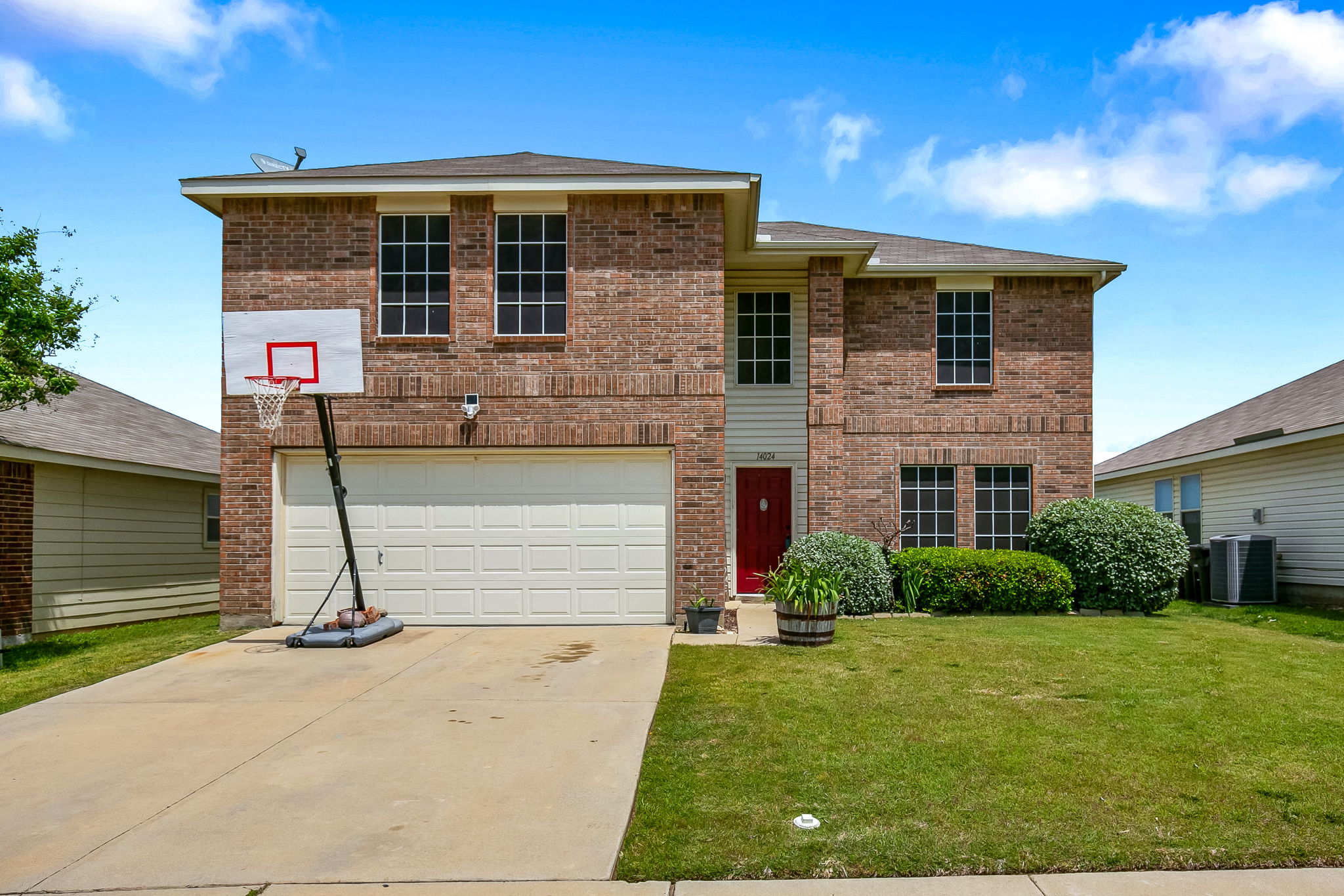 home to 14024 Sand Hills Drive, Haslet TX Gold Sprint Media
