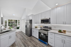 Kitchen 2 of 4