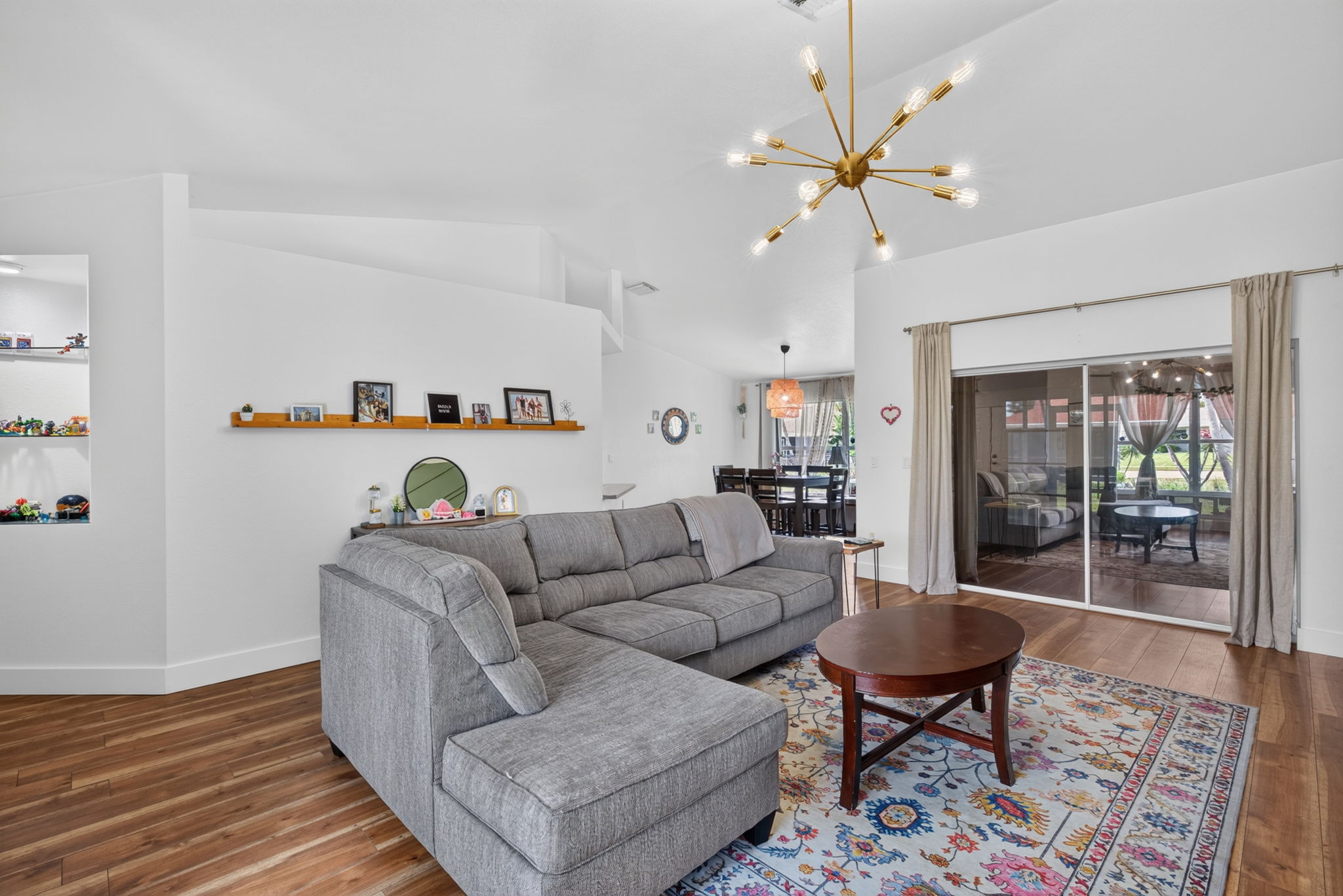 Living Room 2 of 5