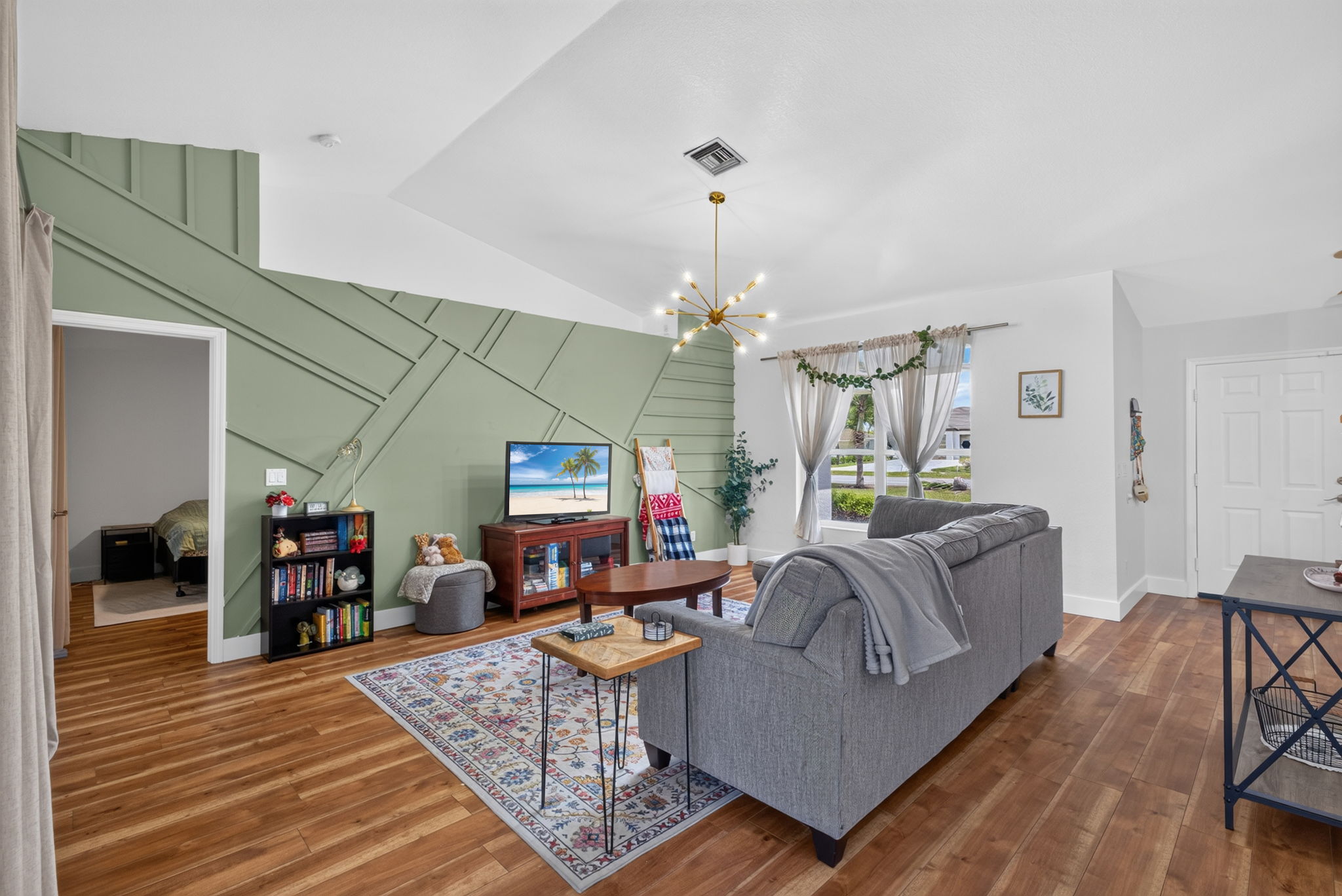 Living Room 4 of 5