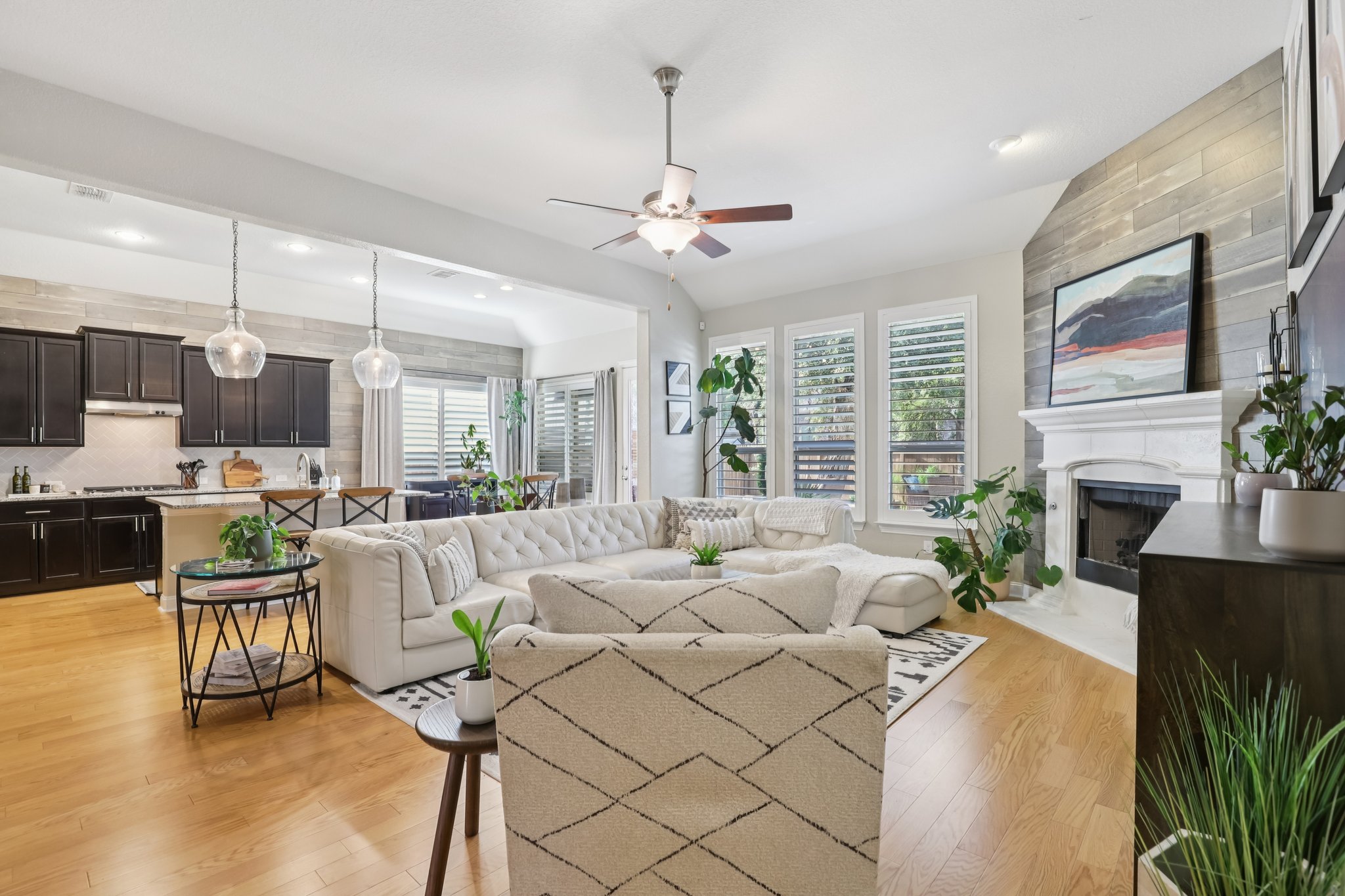 Village Inn-S2810-012.jpg