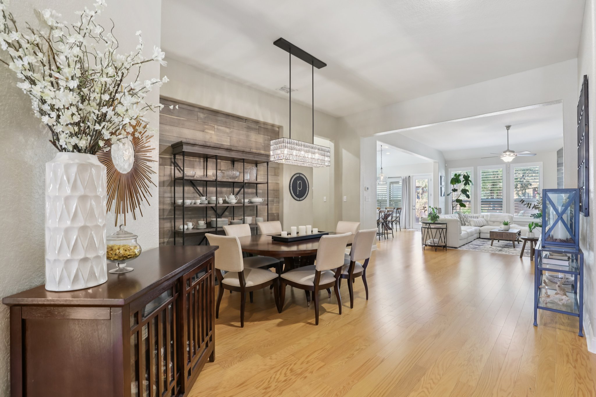 Village Inn-S2810-016.jpg