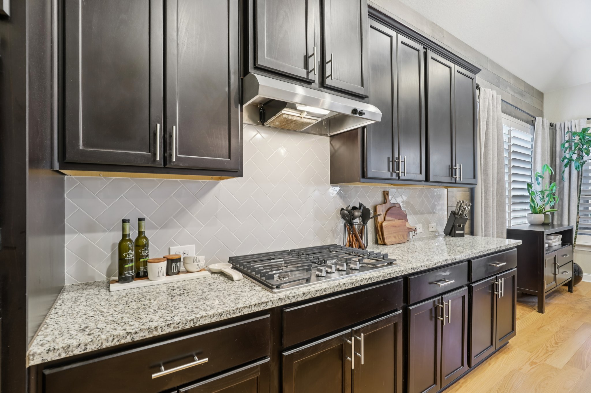 Village Inn-S2810-028.jpg