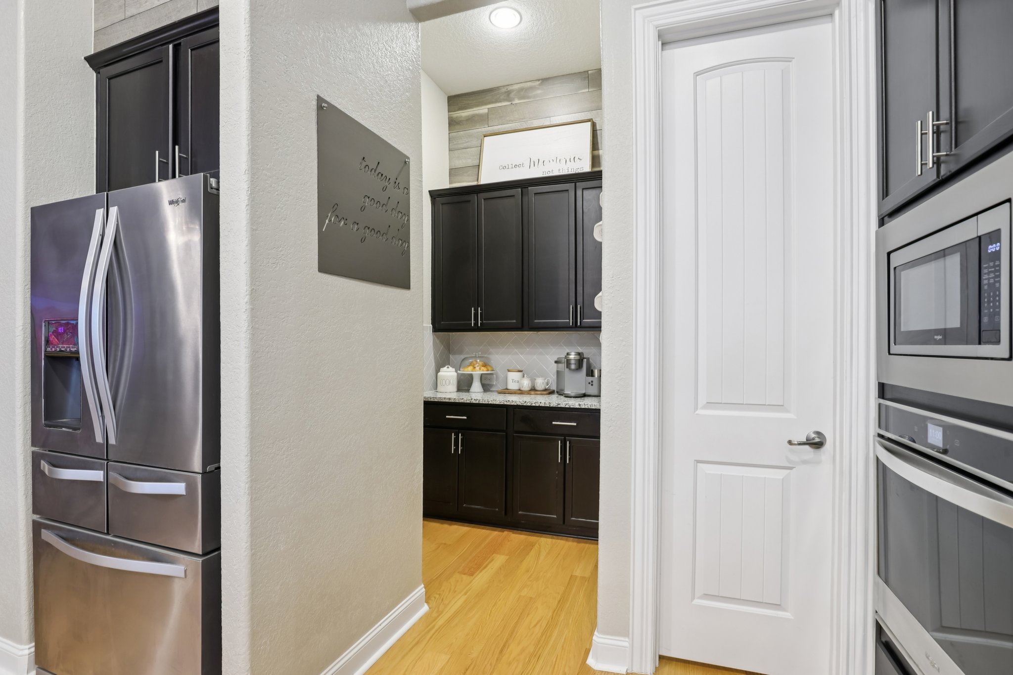 Village Inn-S2810-030.jpg