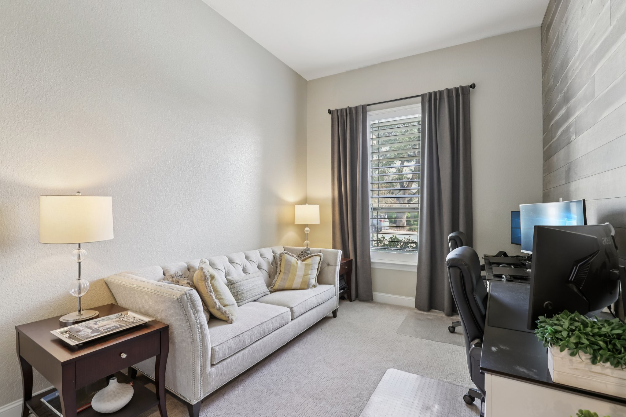 Village Inn-S2810-033.jpg