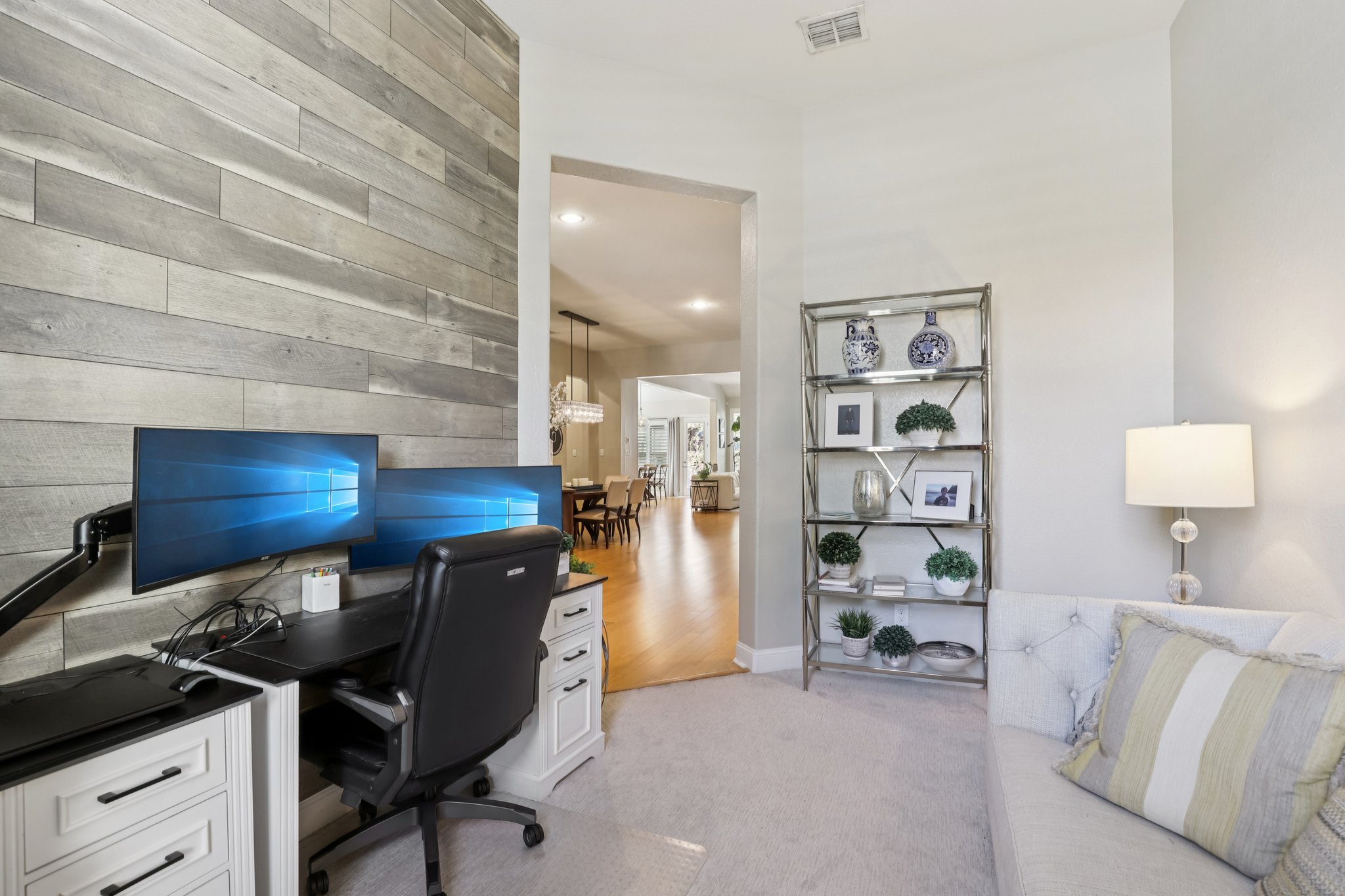 Village Inn-S2810-035.jpg