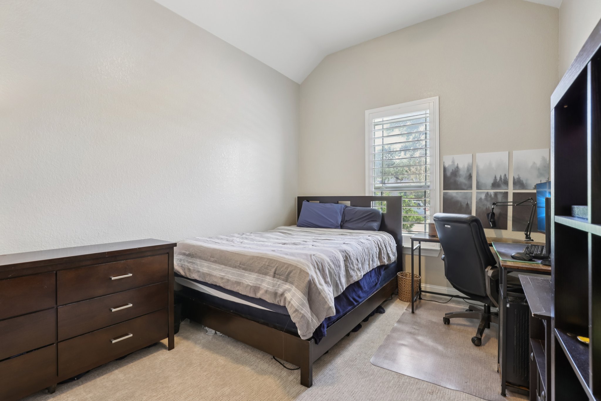 Village Inn-S2810-052.jpg