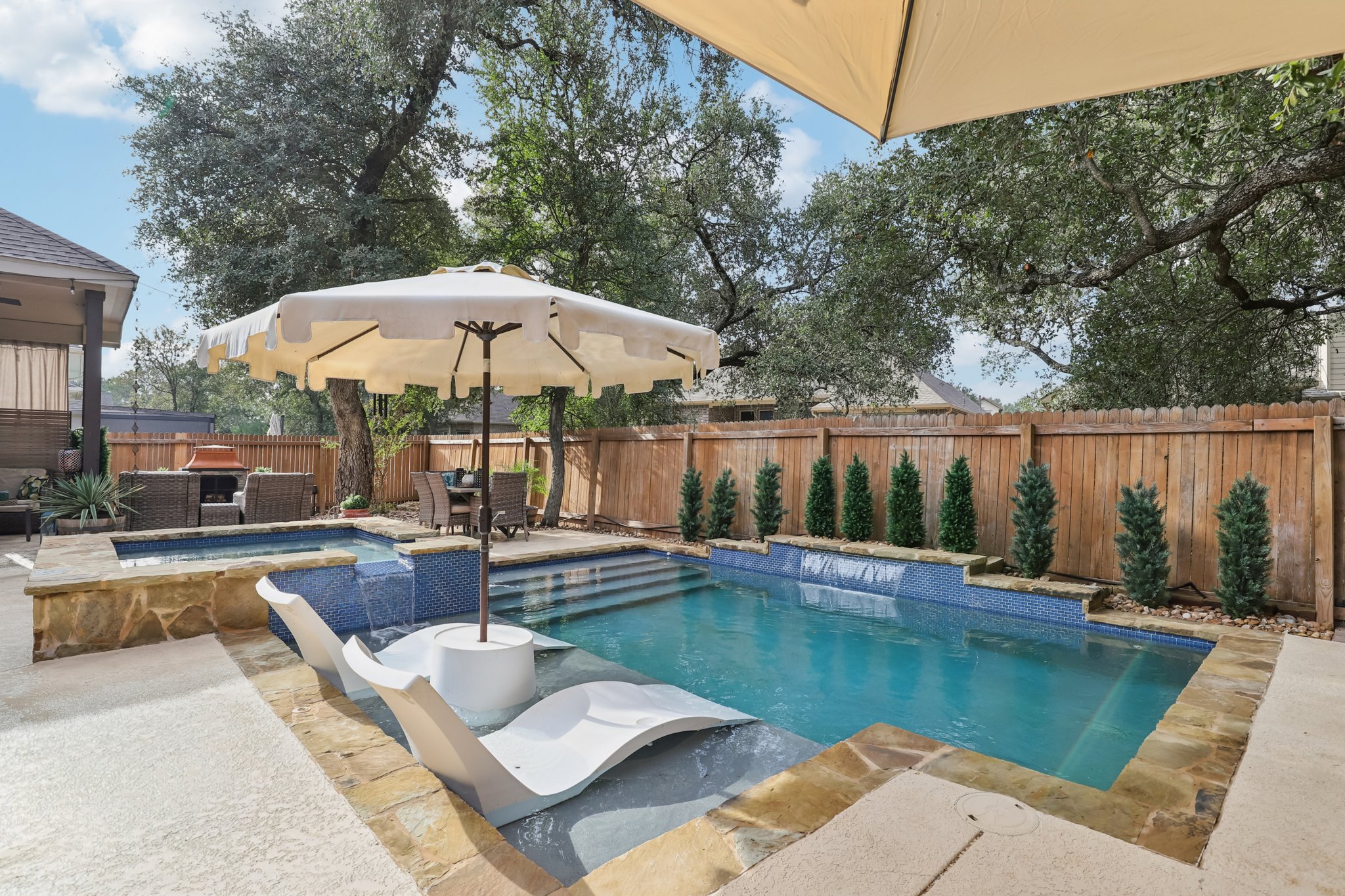 Village Inn-S2810-057.jpg