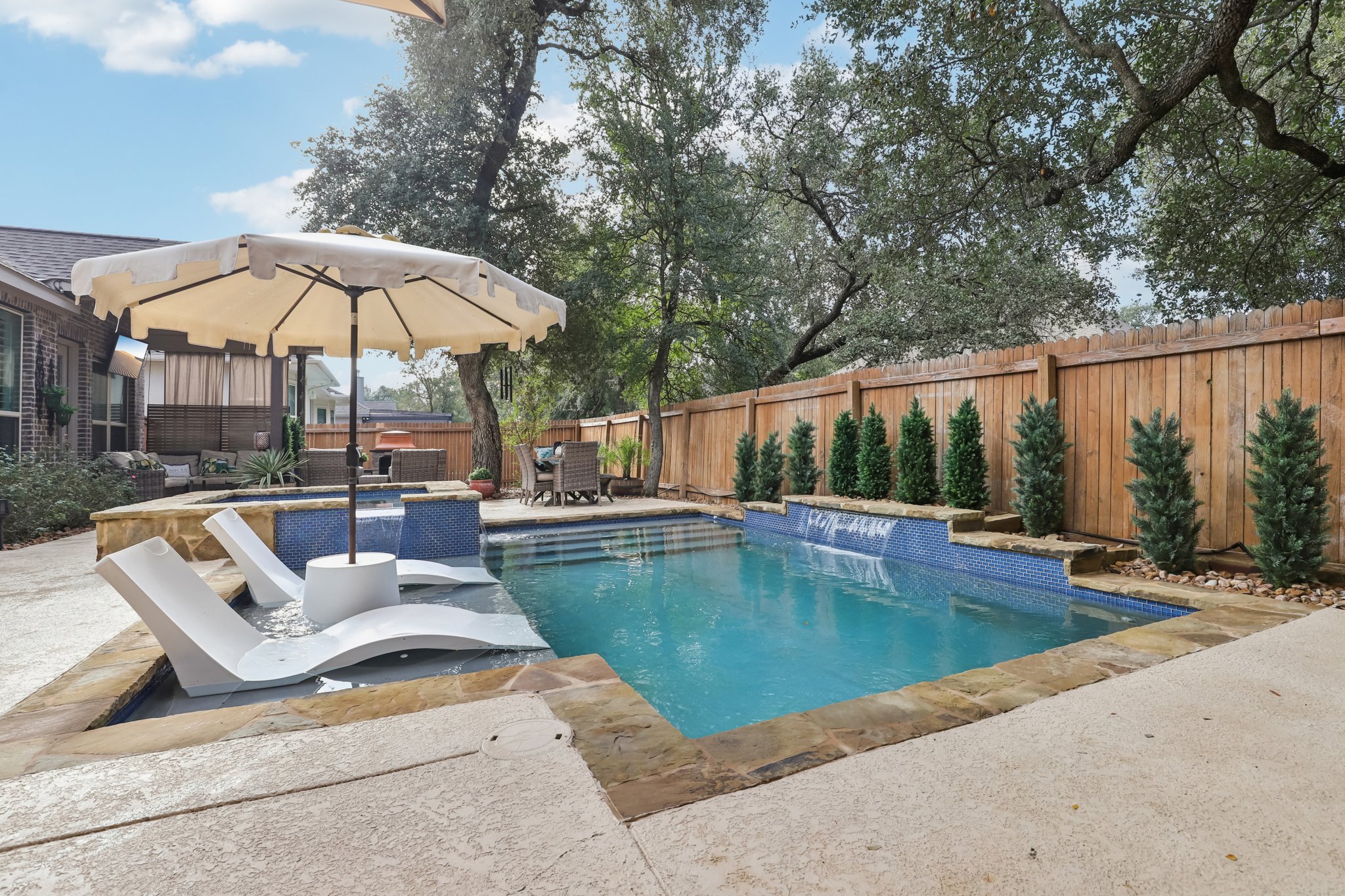 Village Inn-S2810-058.jpg