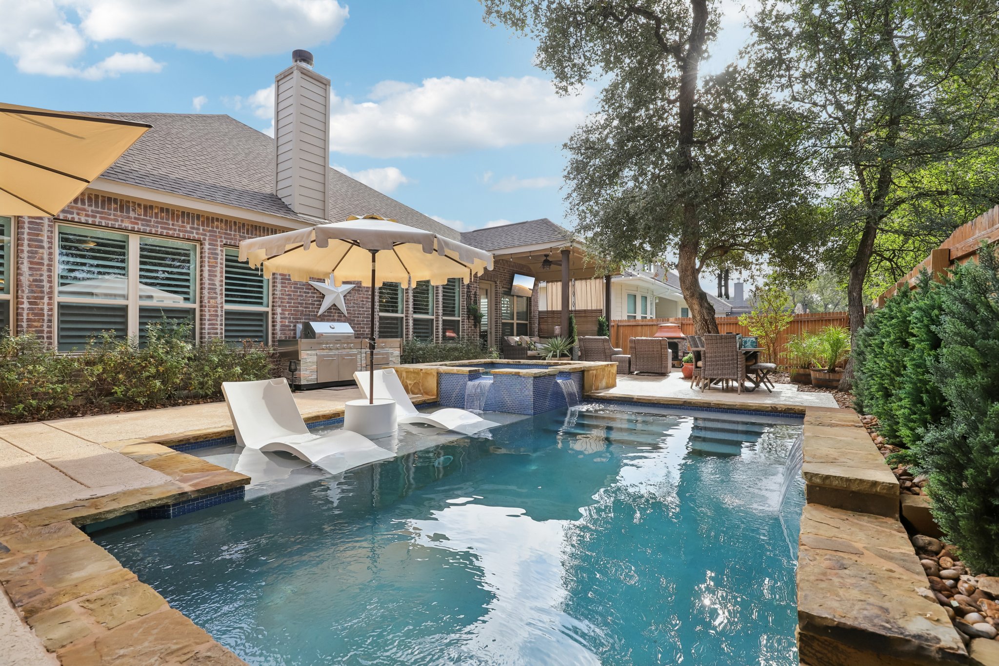 Village Inn-S2810-059.jpg