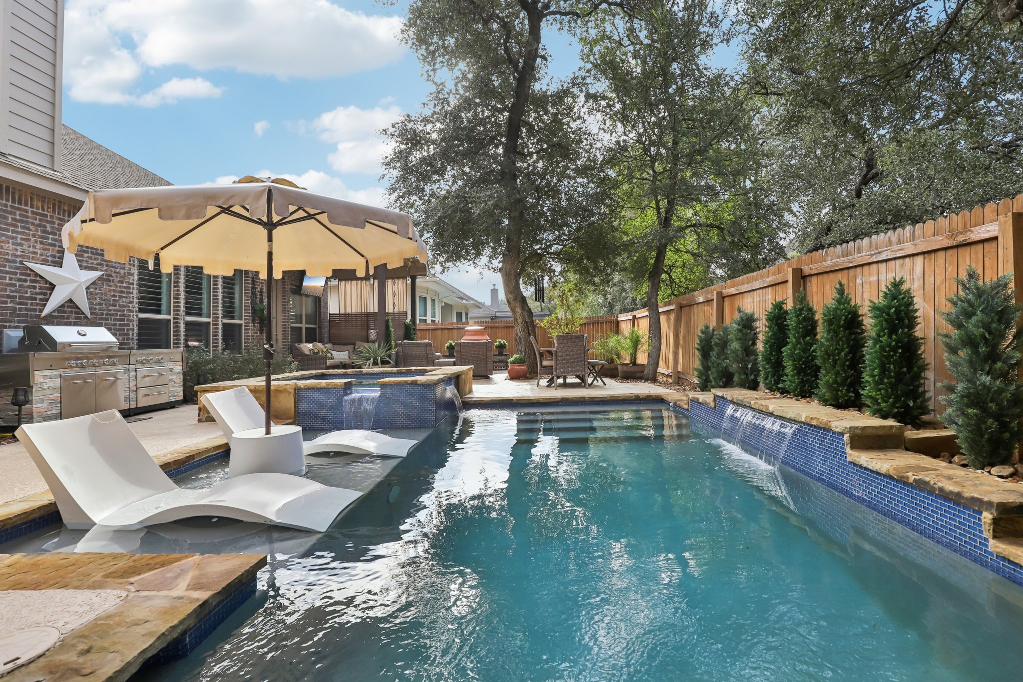 Village Inn-S2810-060.jpg