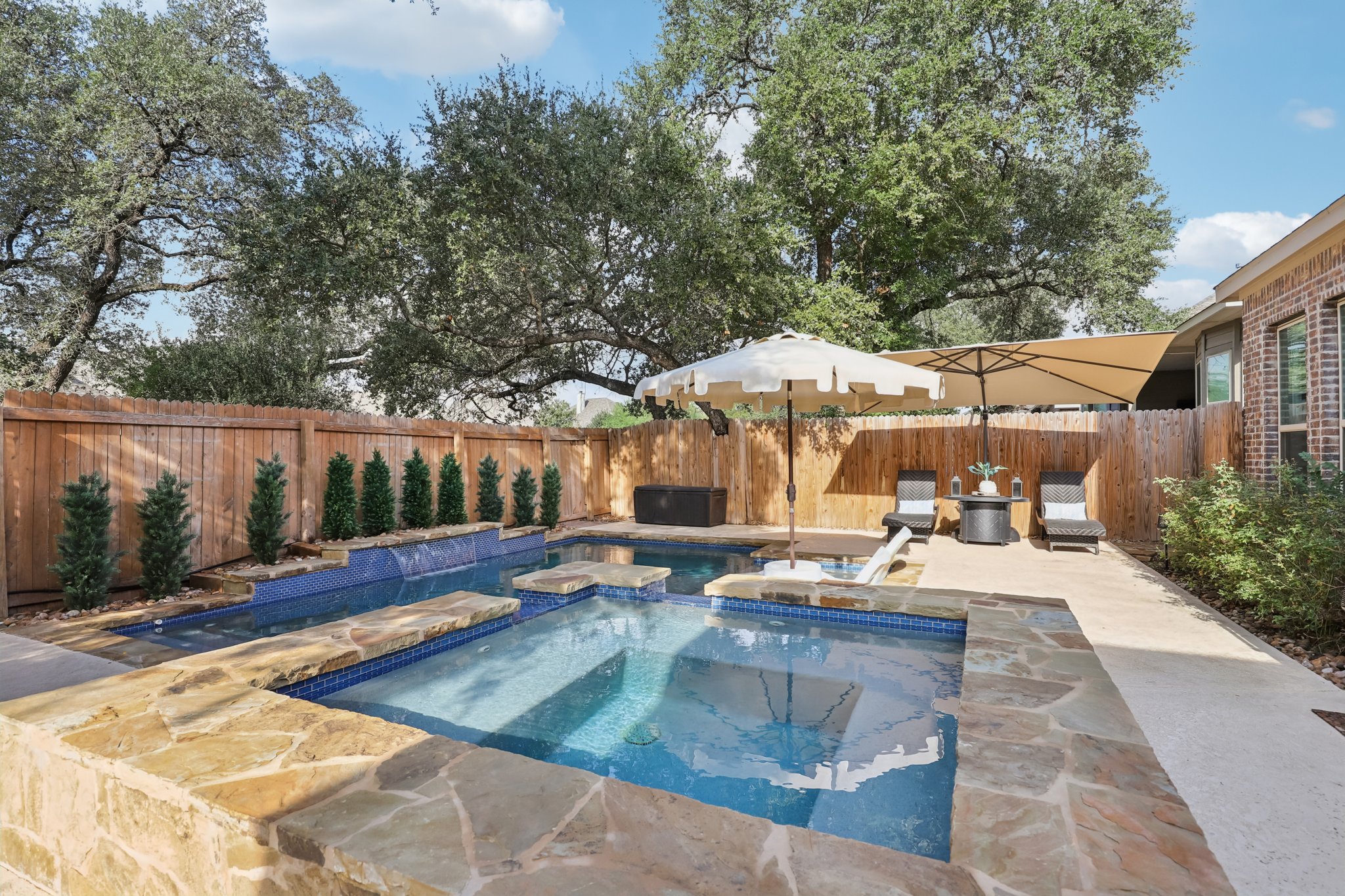 Village Inn-S2810-061.jpg