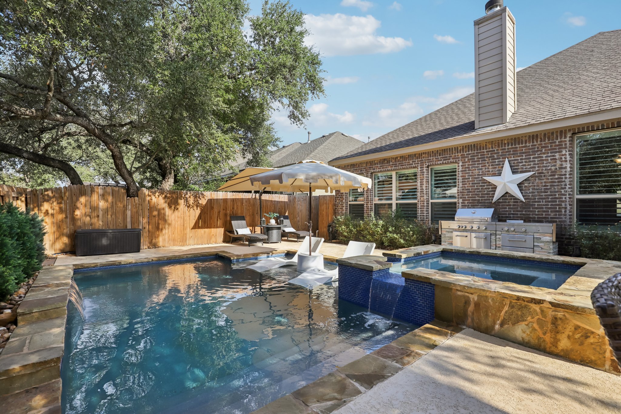 Village Inn-S2810-062.jpg