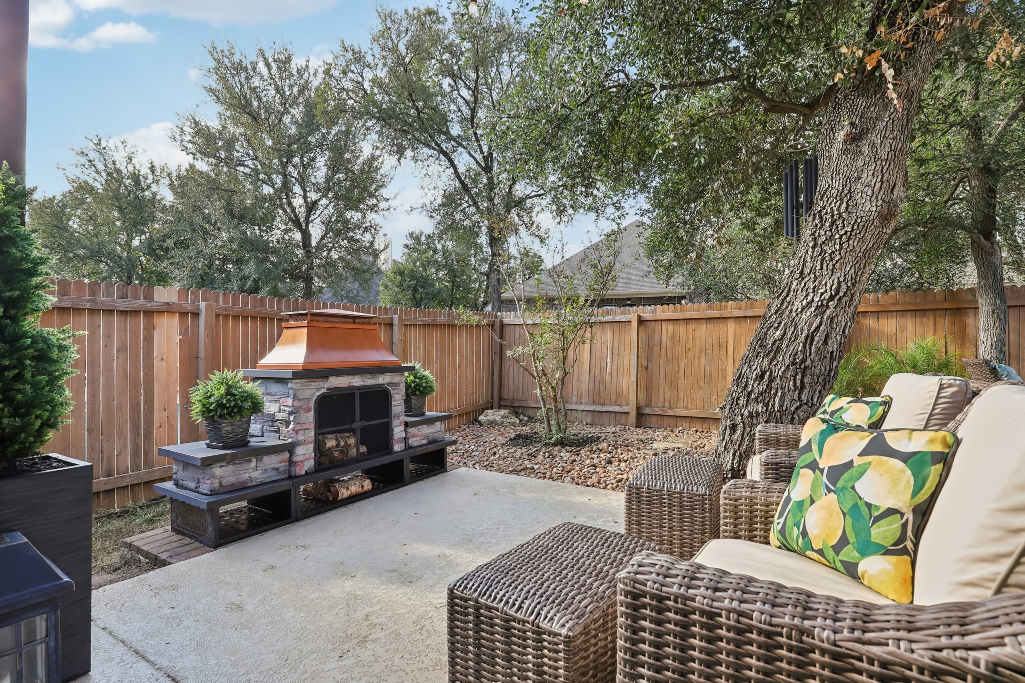 Village Inn-S2810-067.jpg