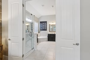 Village Inn-S2810-040.jpg