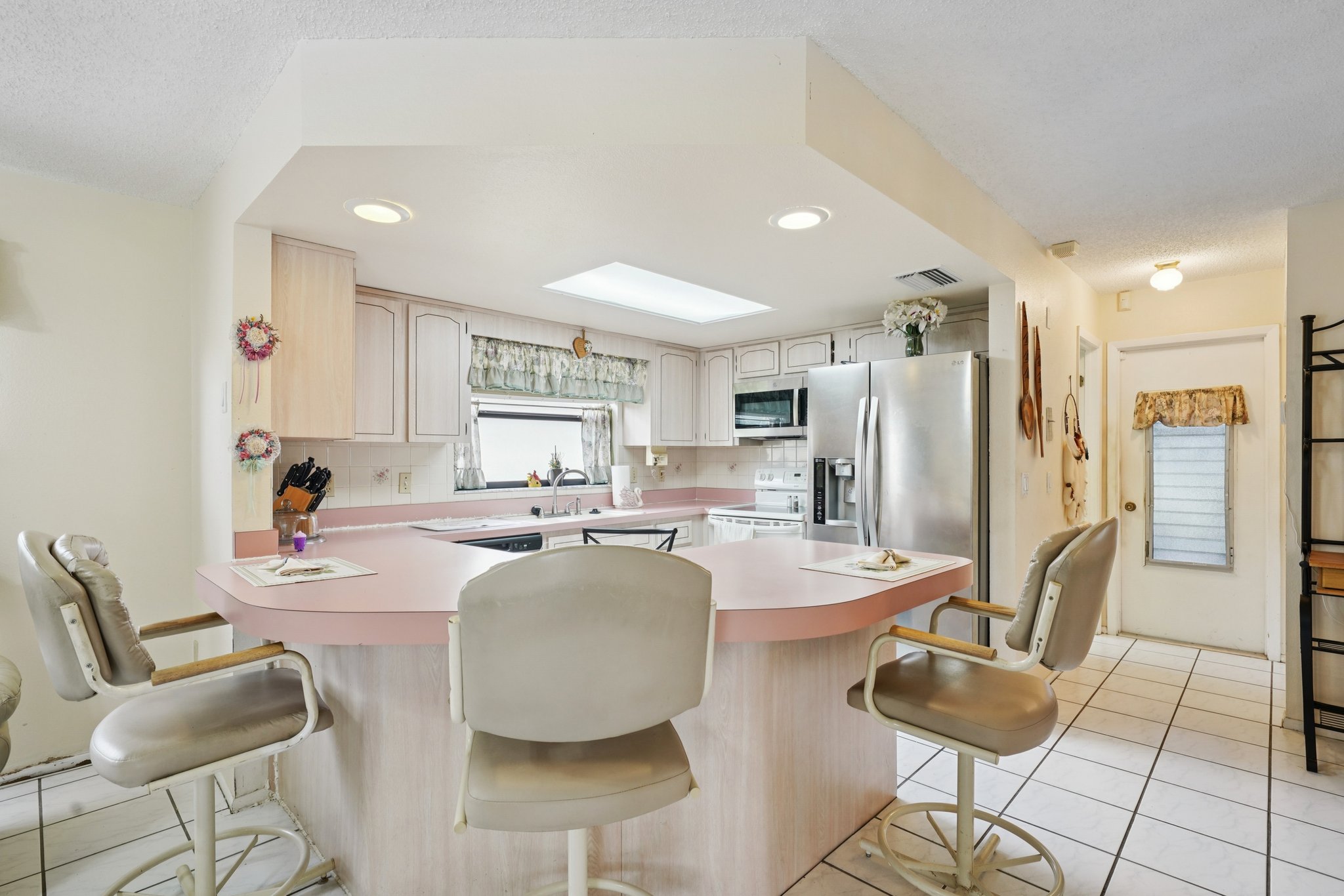 Pimberton Dr-S0410-023.jpg