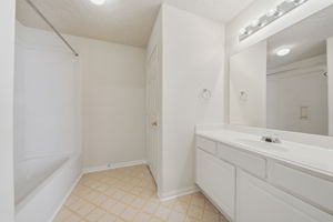  Photo 34