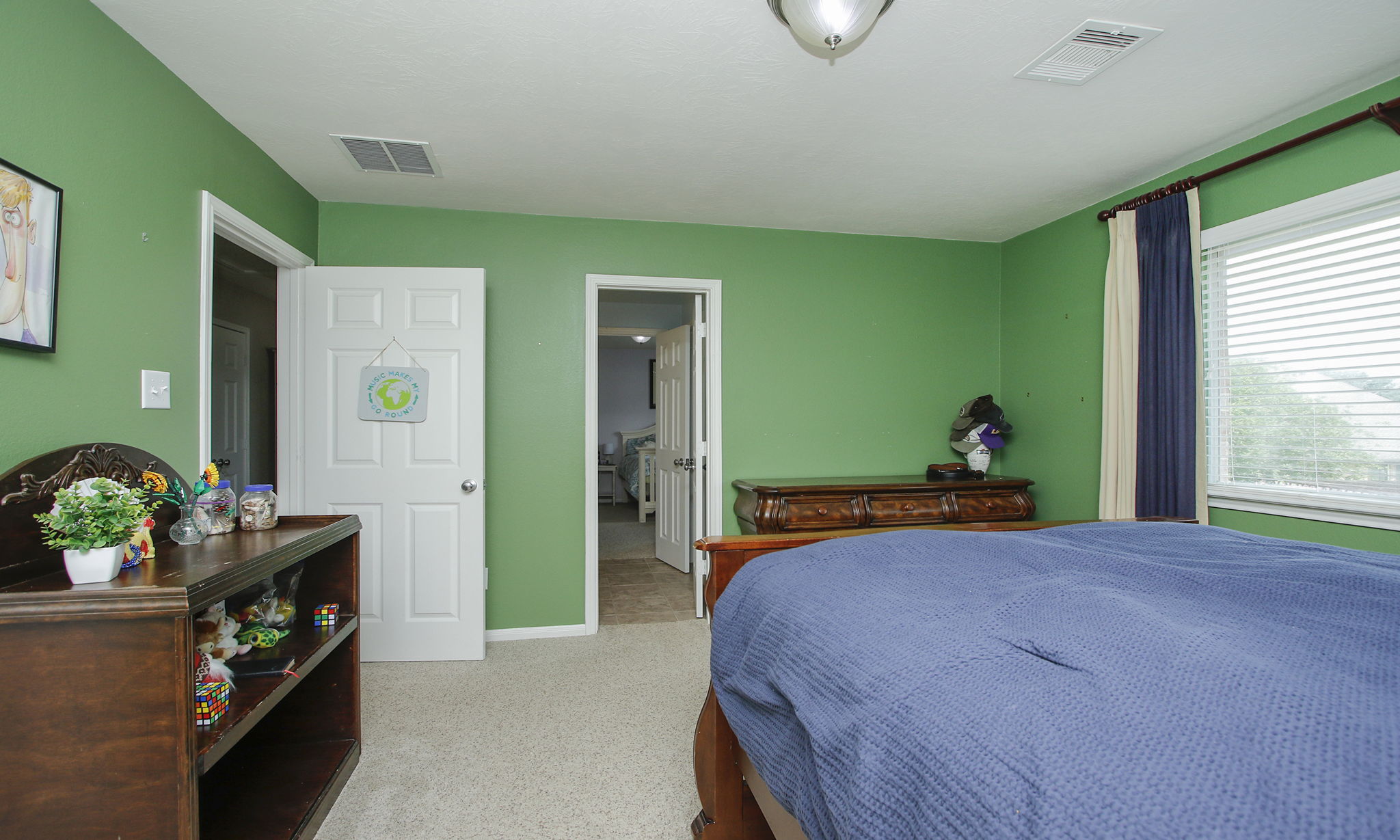  Photo 47