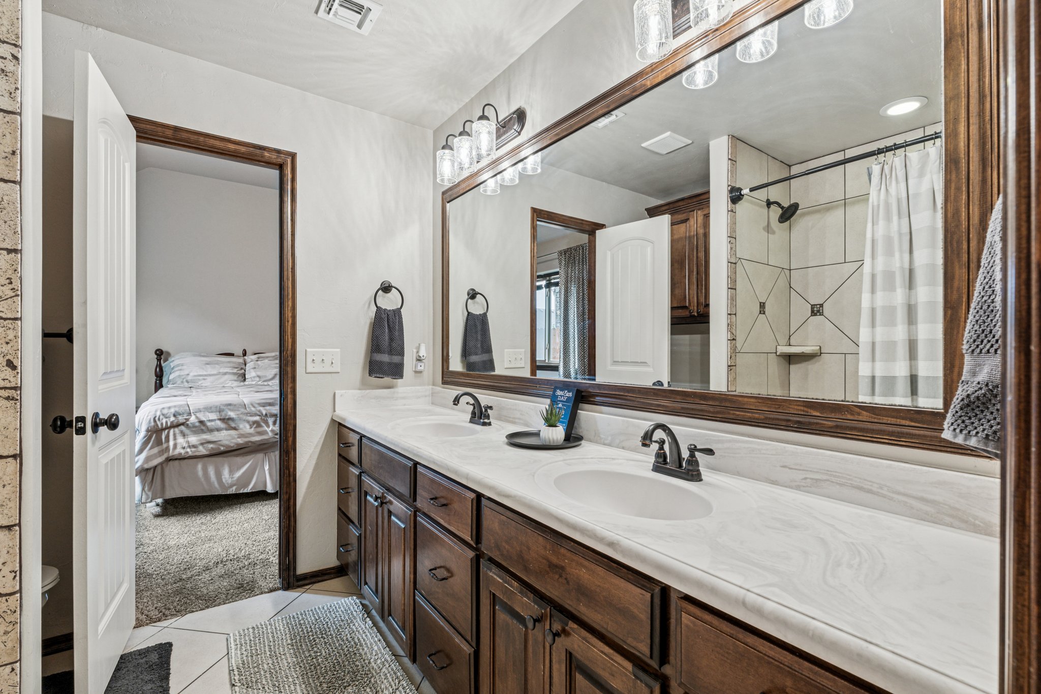 1404 NW 187th St_026.jpg