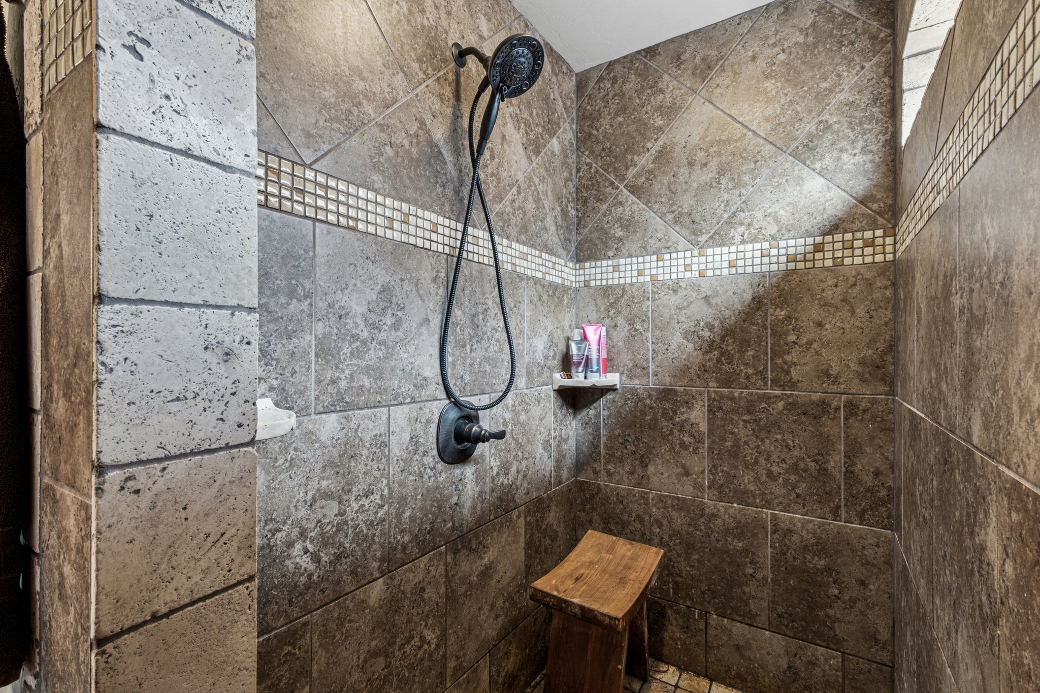 1404 NW 187th St_031.jpg