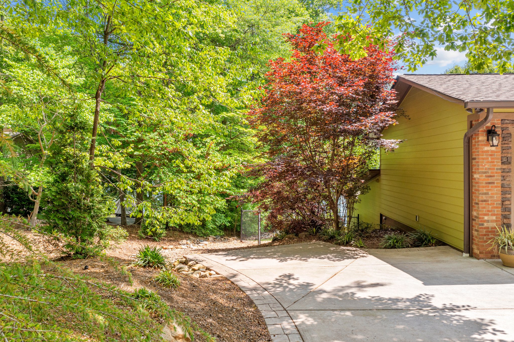 1404 Roundstone Rd, Sherrills Ford, NC 28673, USA Photo 14