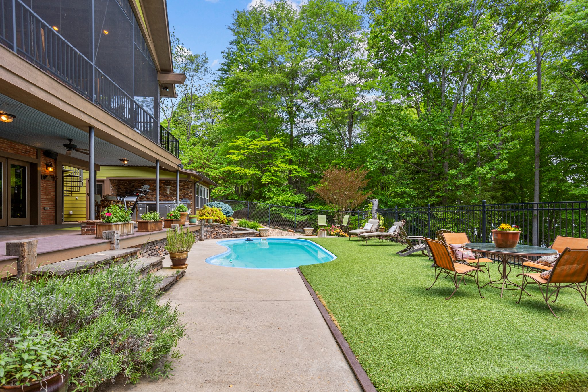 1404 Roundstone Rd, Sherrills Ford, NC 28673, USA Photo 92