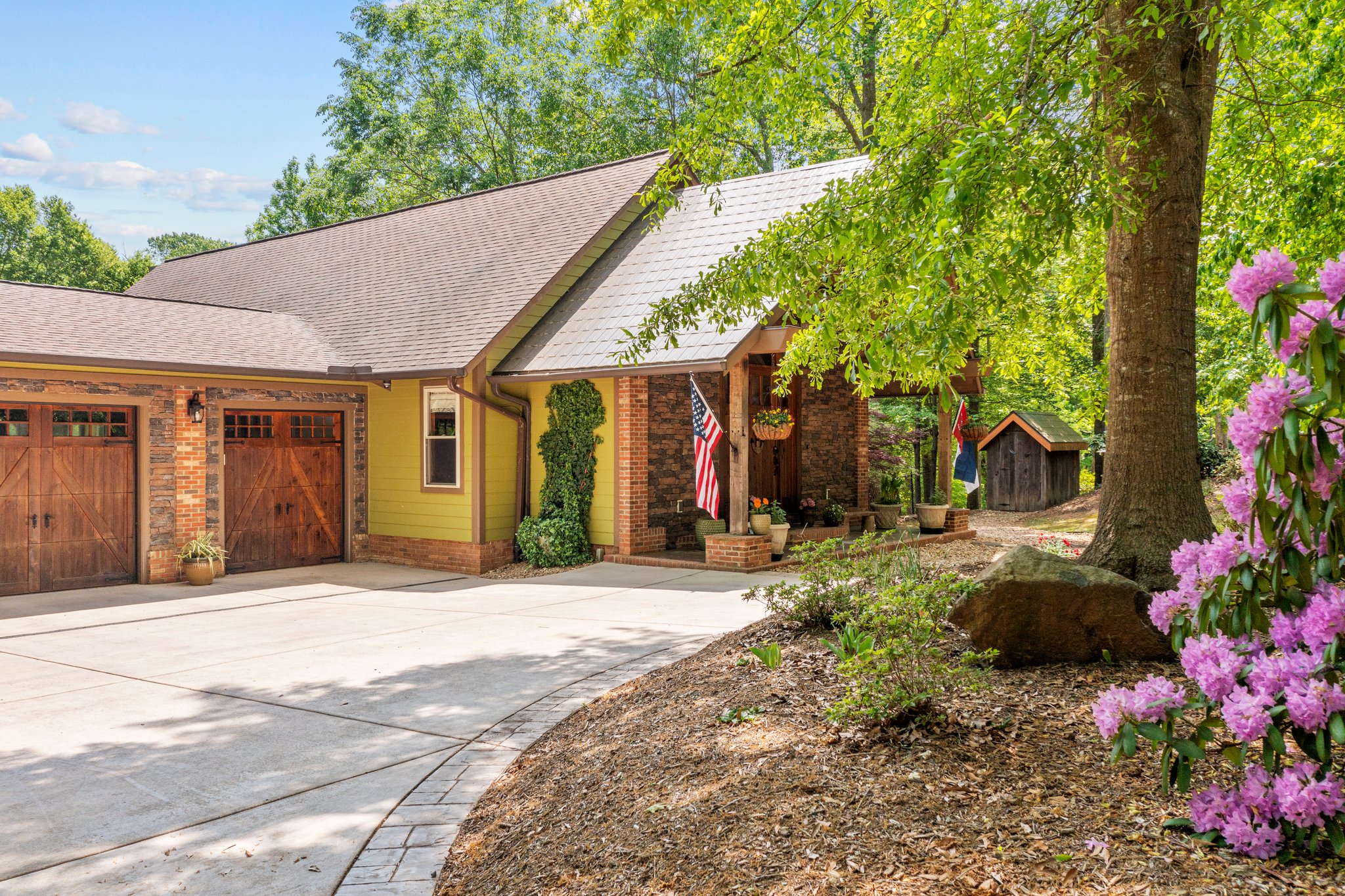 1404 Roundstone Rd, Sherrills Ford, NC 28673, USA Photo 11