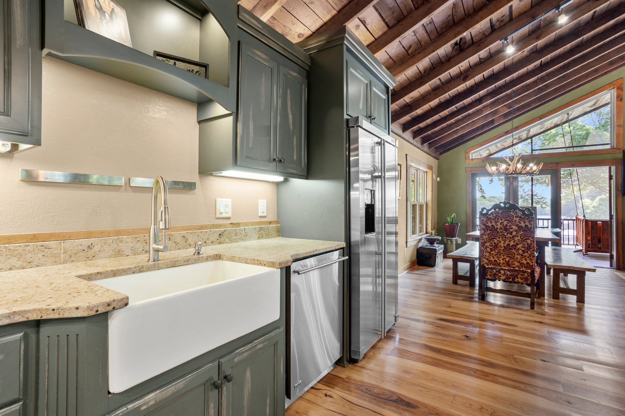 Farmhouse sink, magnetic strip on back for tools...list goes on.