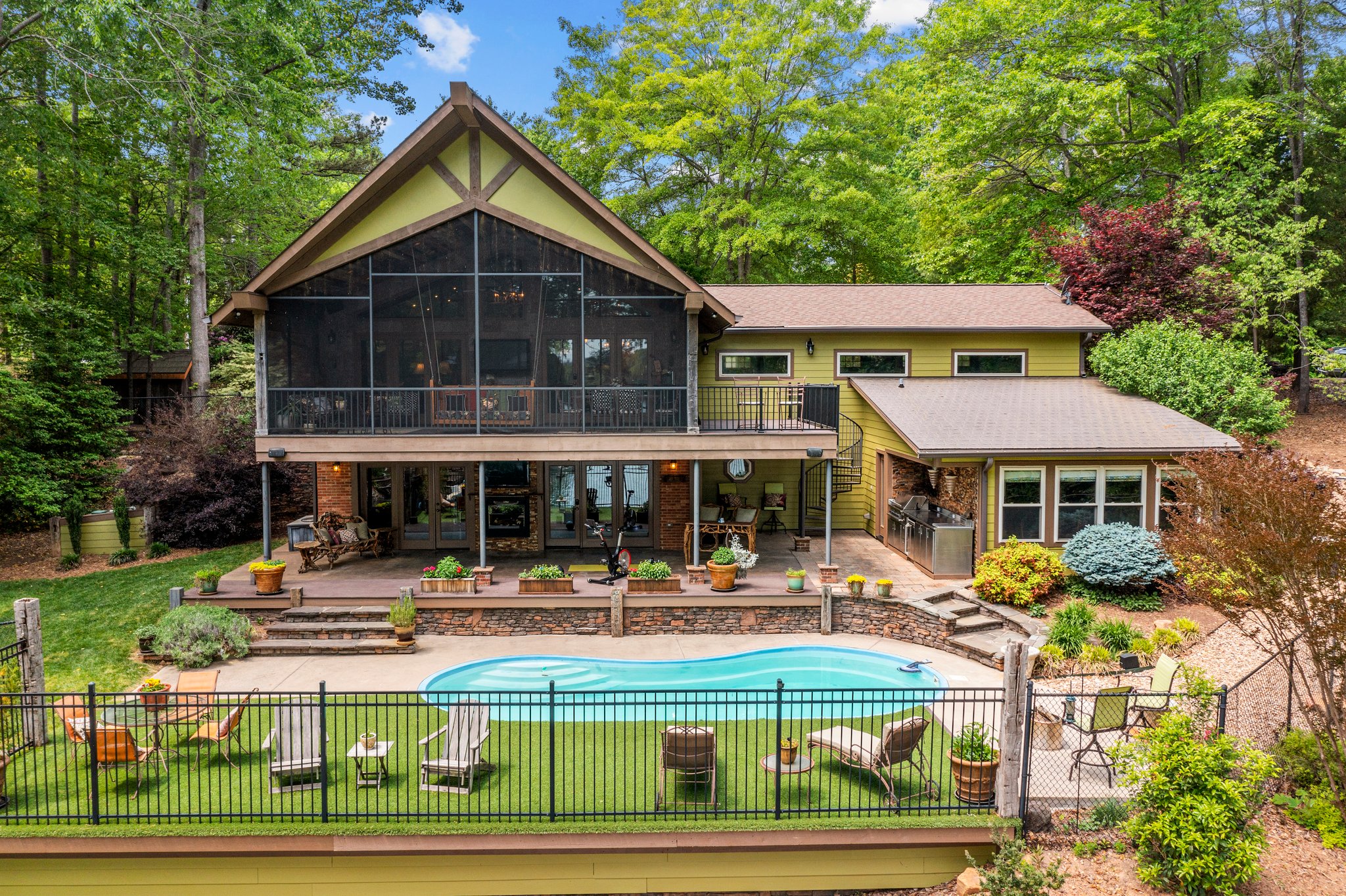 Picture perfect and ready to go!