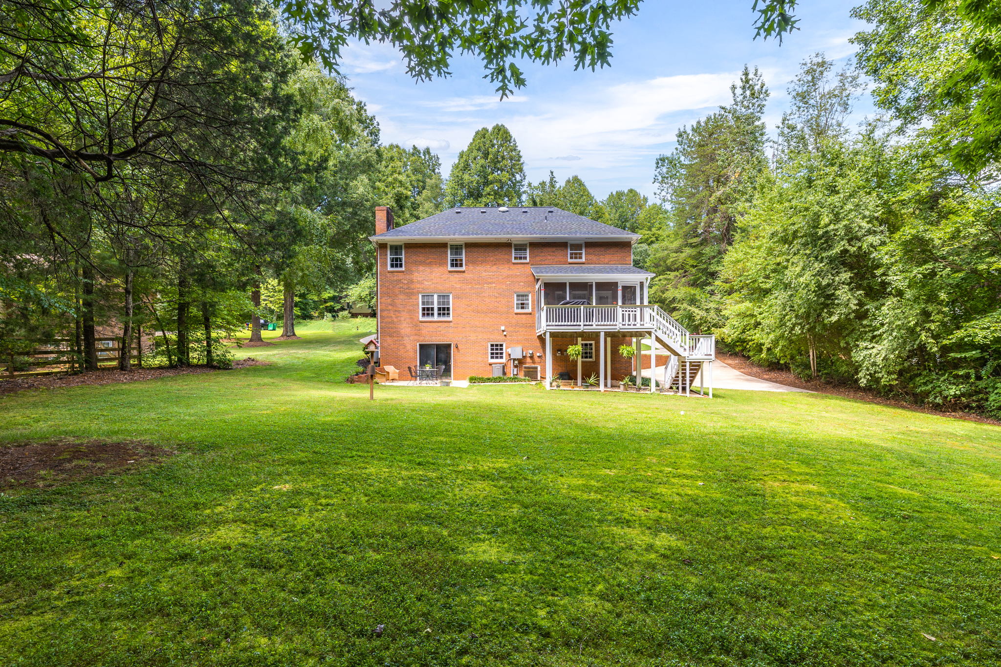 1404 Woodford Rd-38