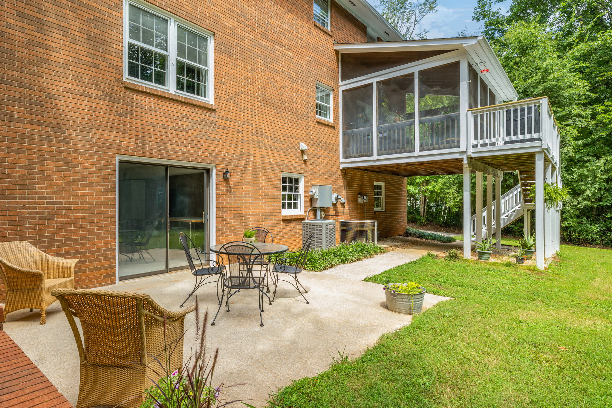 1404 Woodford Rd-34