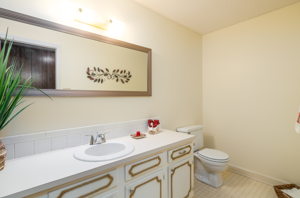 1404 Woodford Rd-31