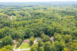 1404 Woodford Rd-43