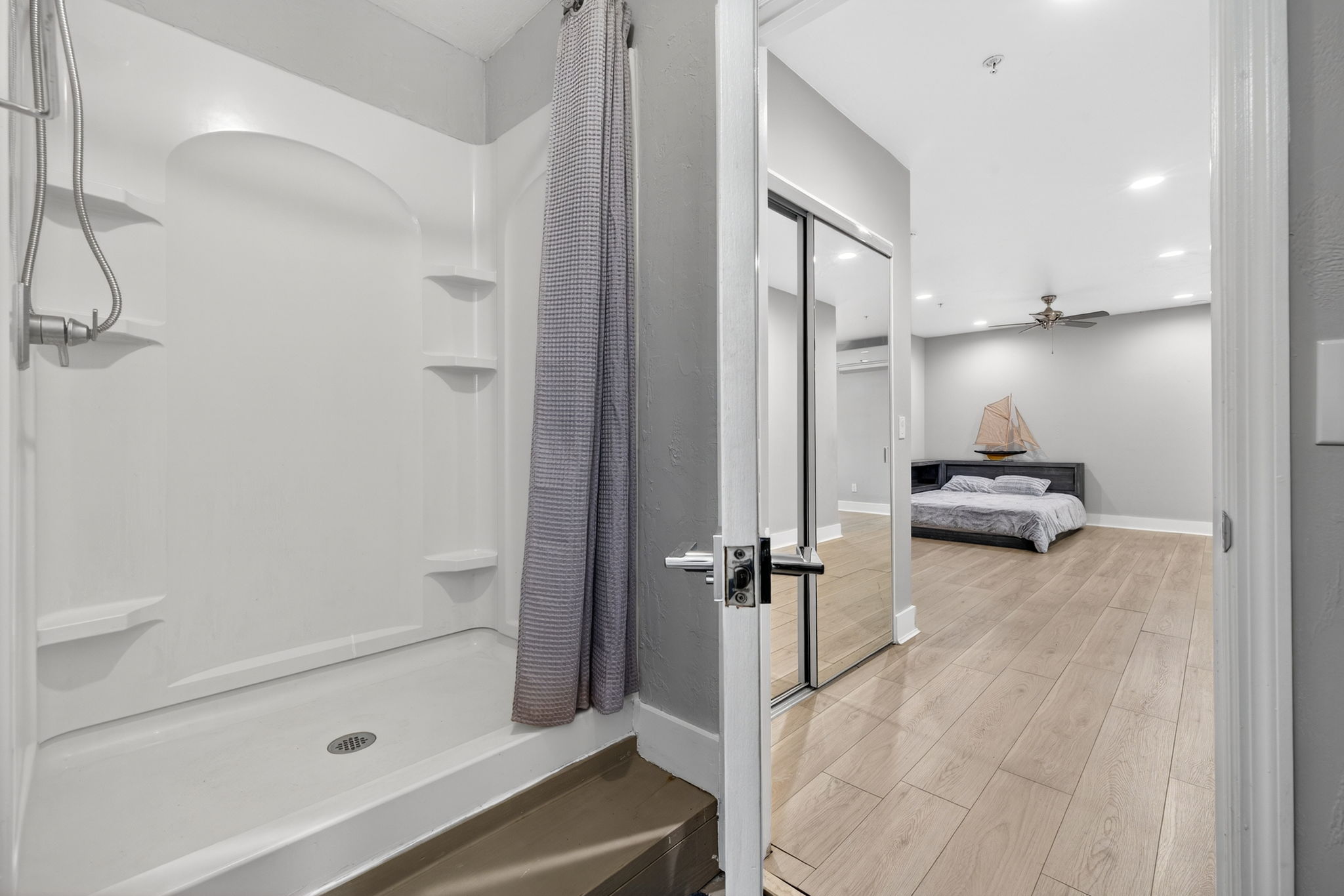 Guest Bathroom 2 - 1 of 2