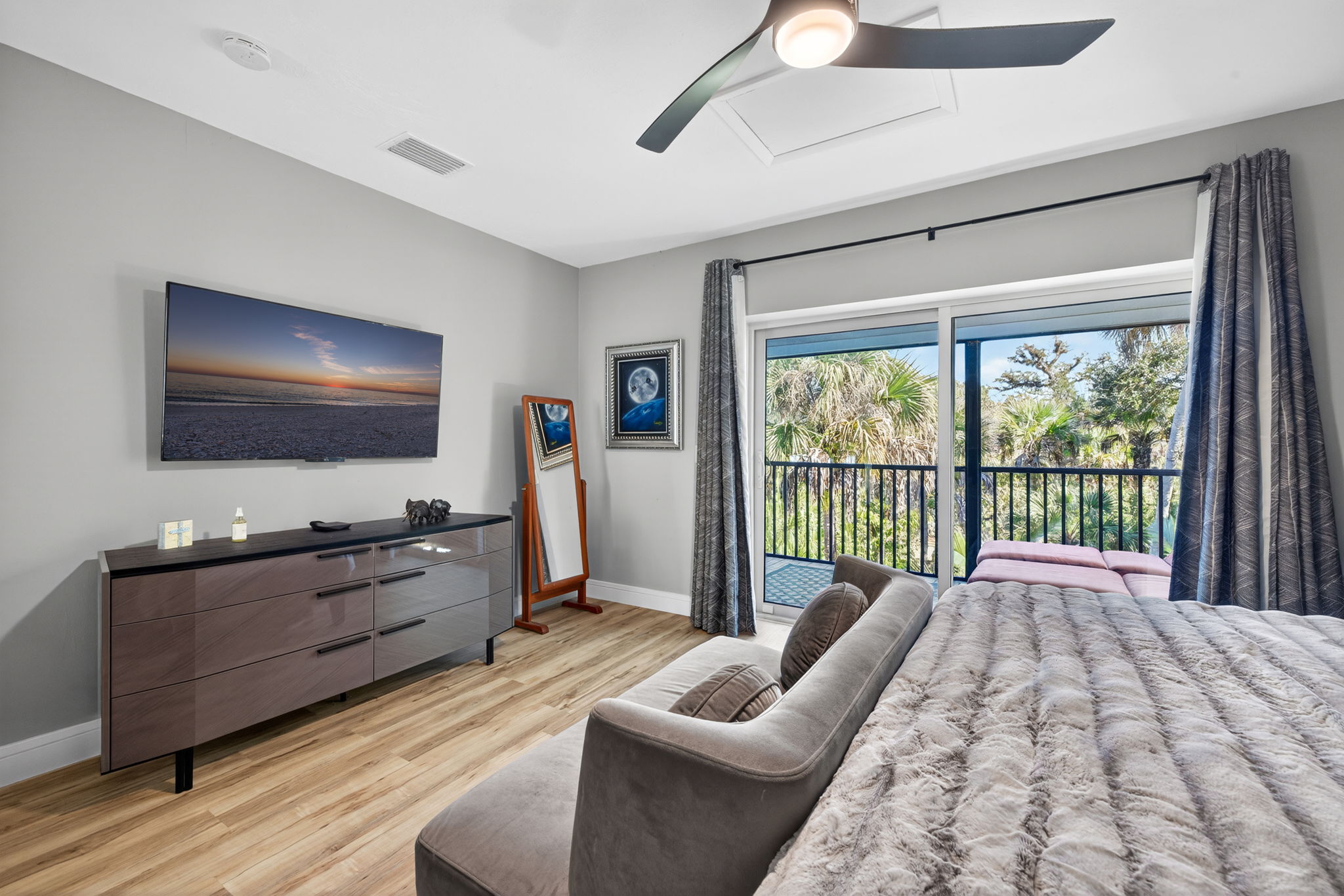 Primary Bedroom 4 of 4