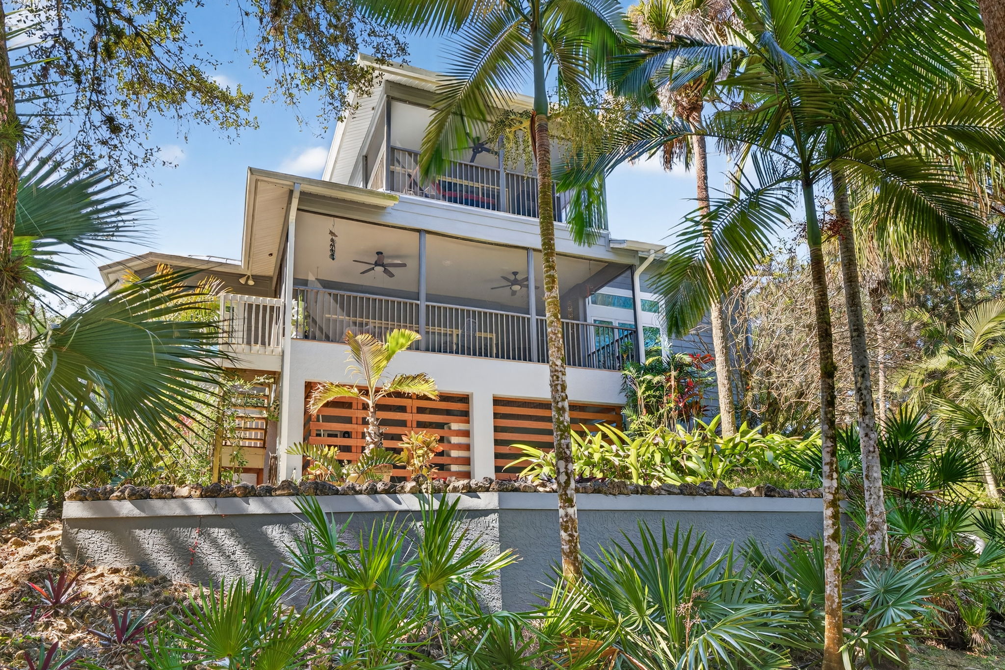 Rear Exterior 3 of 4