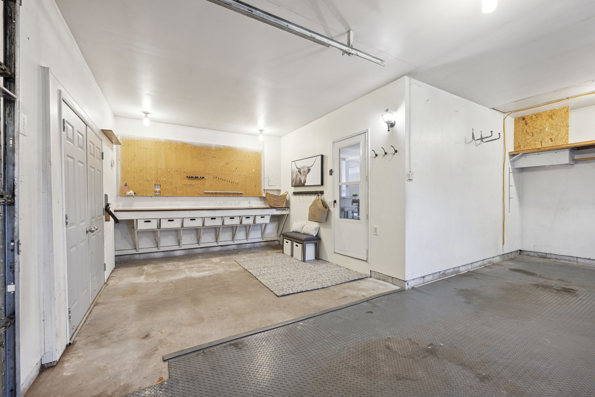 24_Interior