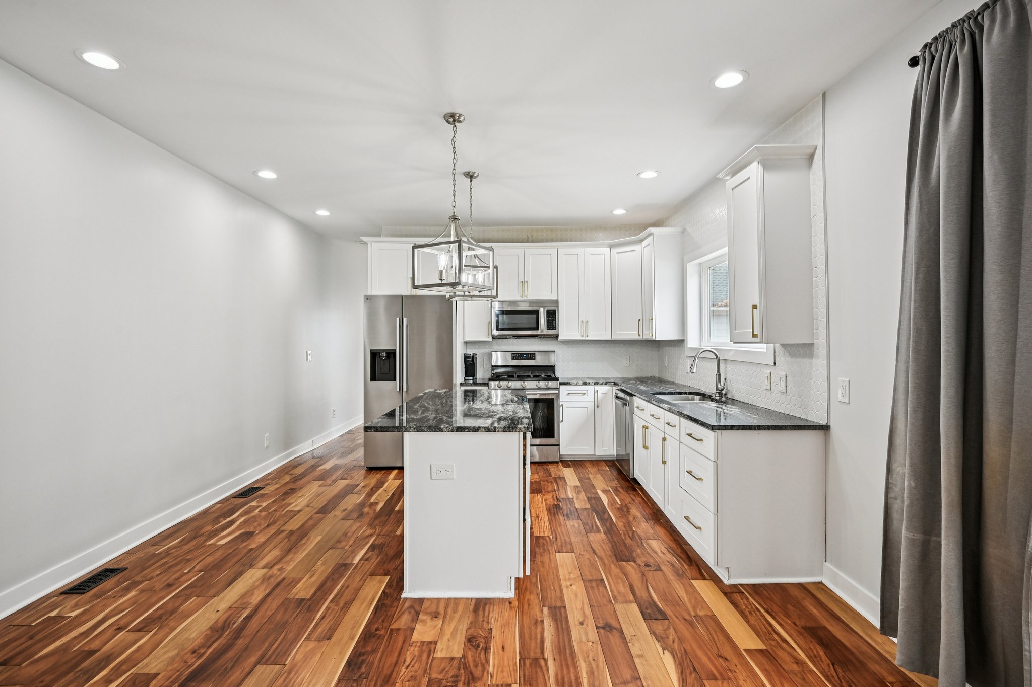 Athens Ave SW-S0702-018.jpg