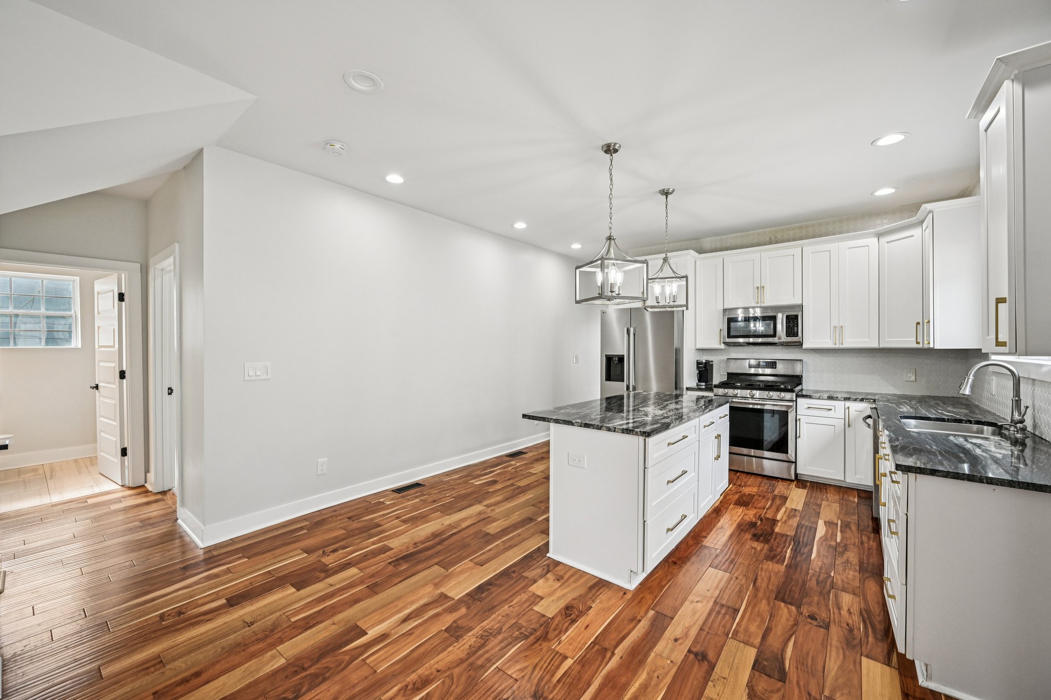 Athens Ave SW-S0702-019.jpg