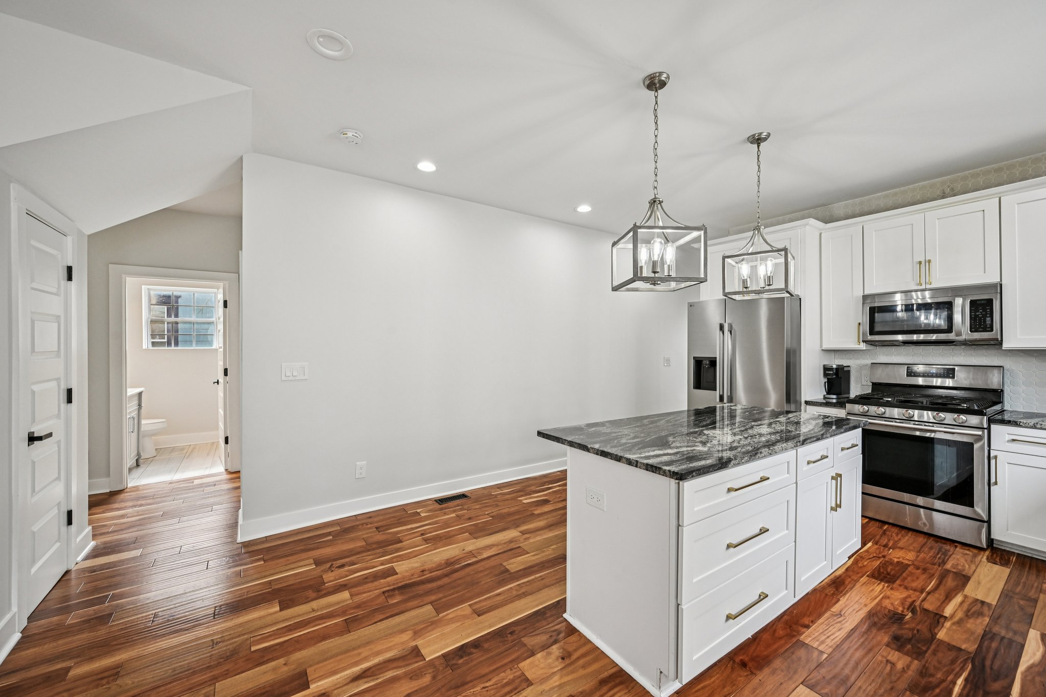 Athens Ave SW-S0702-023.jpg