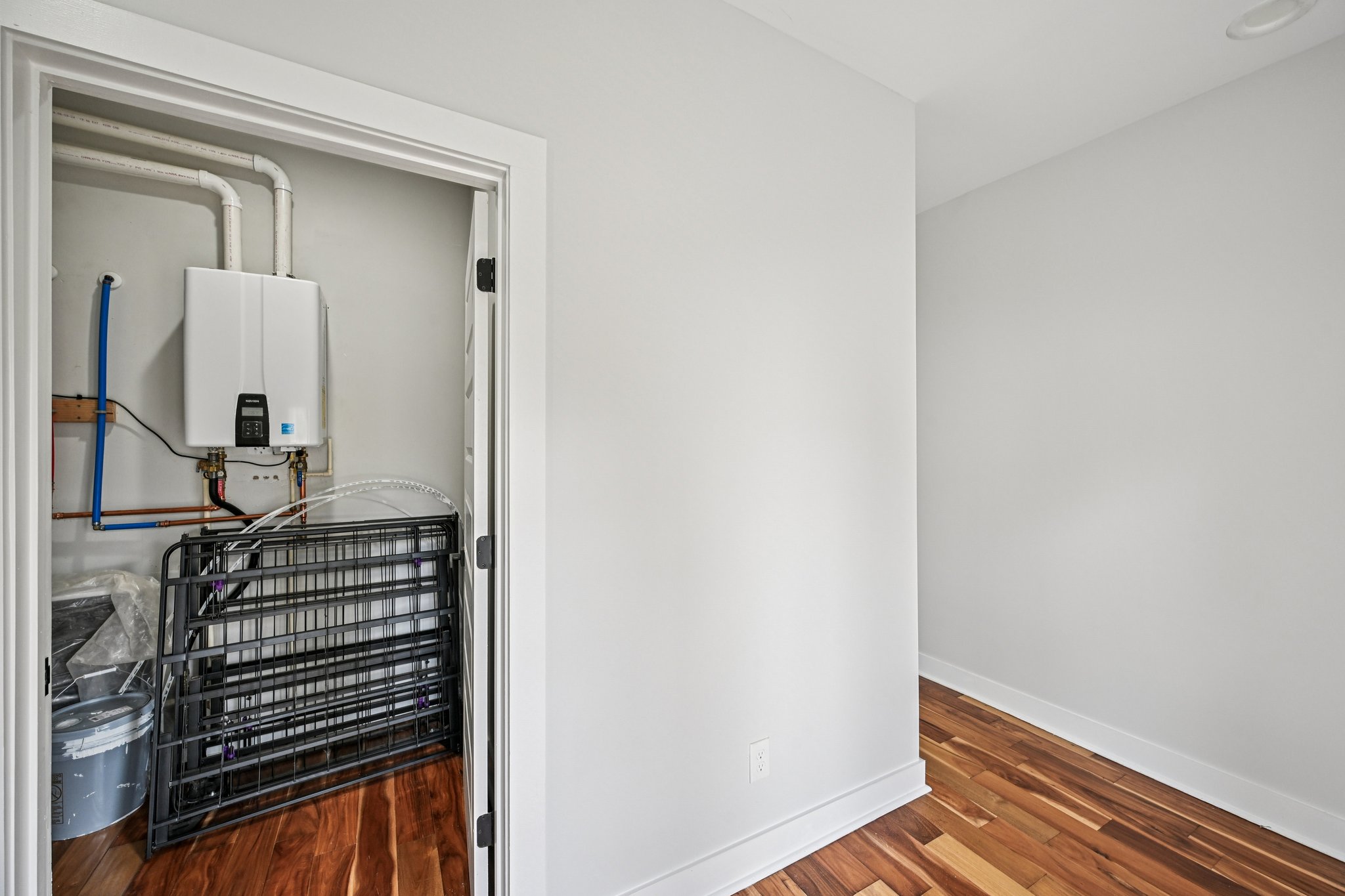 Athens Ave SW-S0702-031.jpg