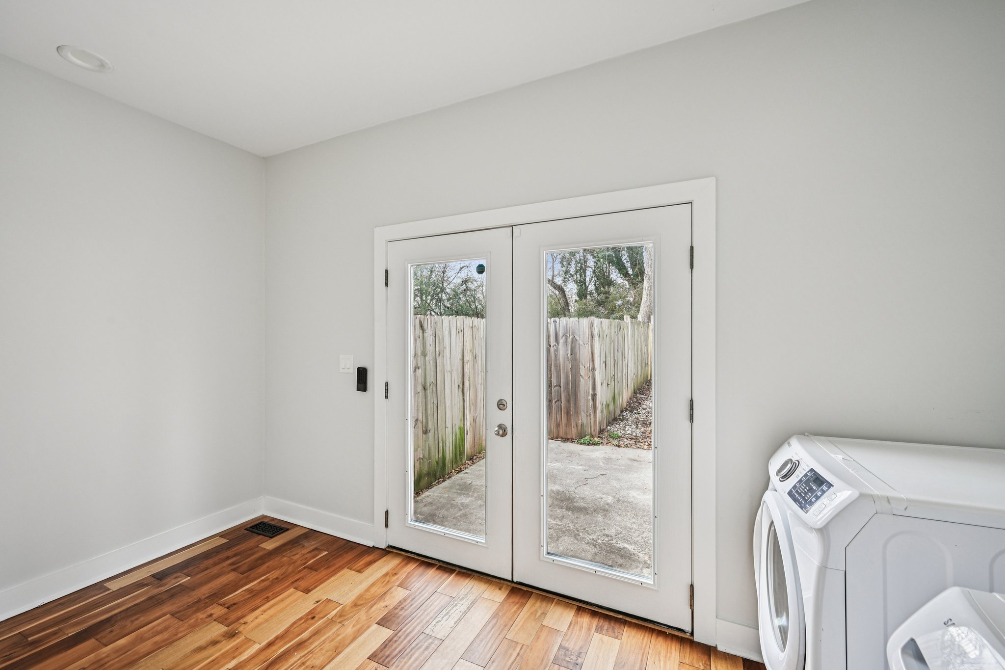 Athens Ave SW-S0702-032.jpg