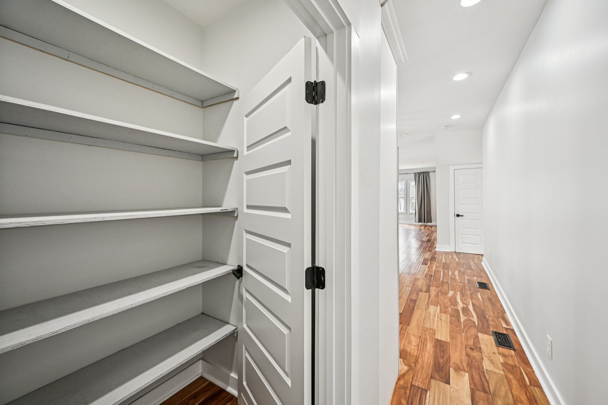 Athens Ave SW-S0702-034.jpg