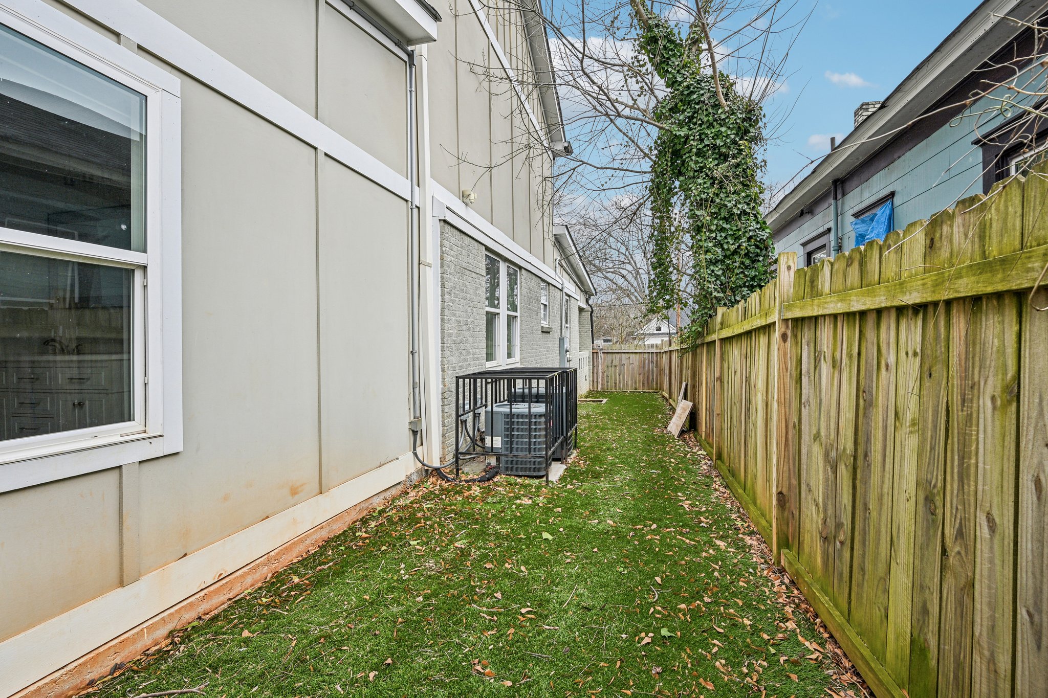 Athens Ave SW-S0702-068.jpg