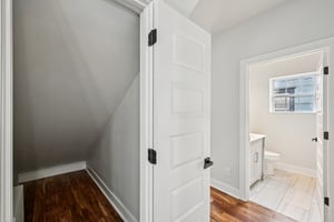 Athens Ave SW-S0702-047.jpg