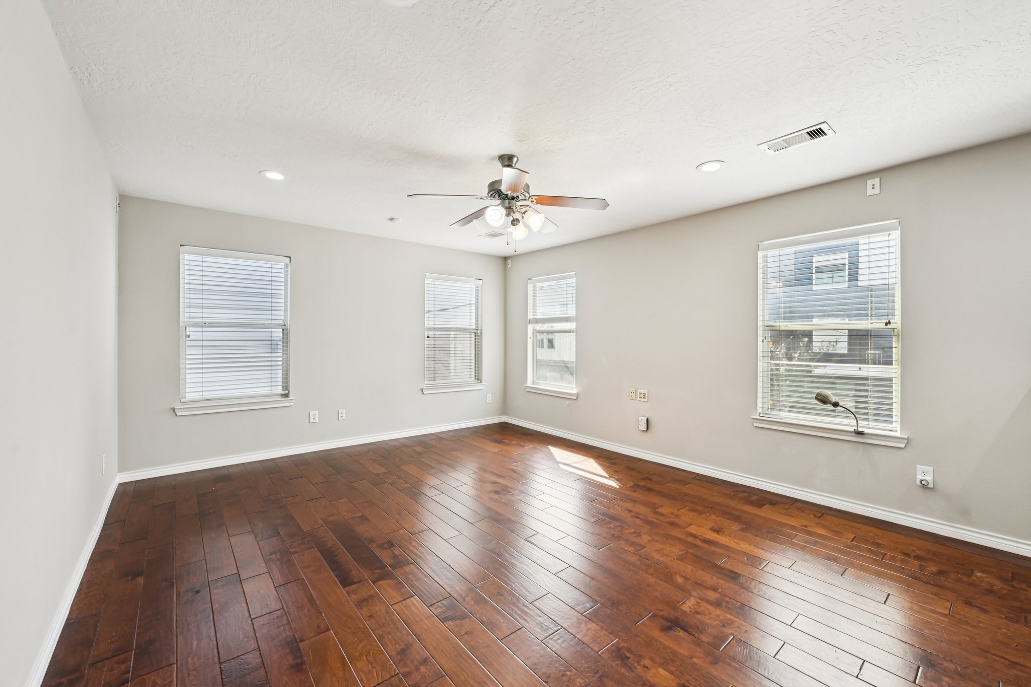 Bailey St-L1302-013.jpg